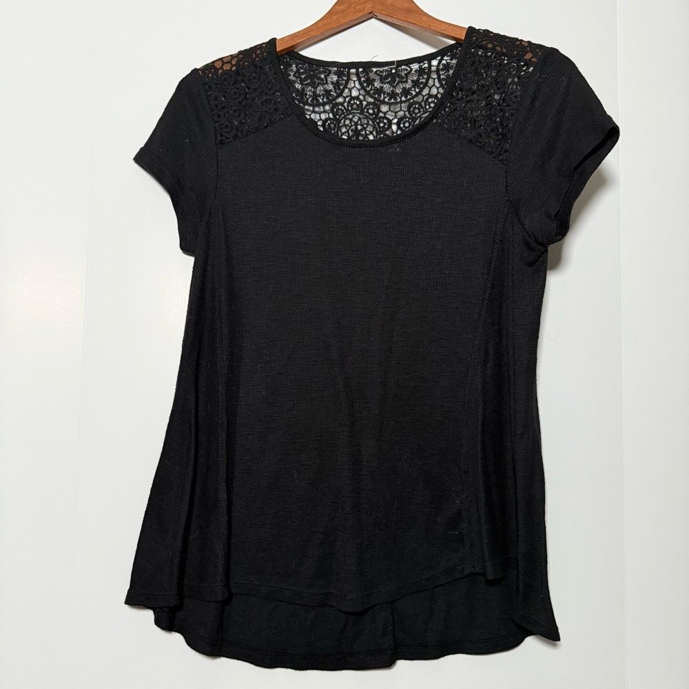 Short Sleeve Women's Top Lace Shoulder Hi Lo Hem Black, S